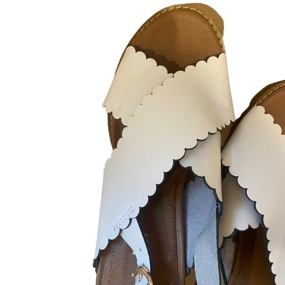 Faryl Robin Women's Scalloped Slingback Heels Size 6.5 White/Brown - Picture 7 of 7